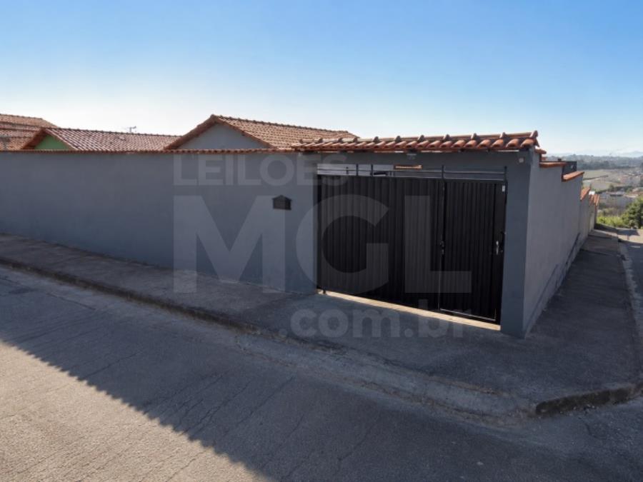 Pouso alegre/mg – casa e seu respectivo terreno com 210m², situado no conjunto habitacional dr. custódio ribeiro de miranda ii casas em leilão | mgl leilões