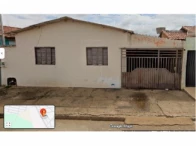 Casa - 91m² - Terreno - 100m² - Carmo do Paranaíba/MG