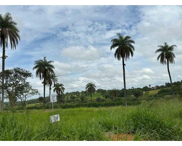 Sicoob - chácara 06, quadra 06, localizada na rua f, no chacreamento espelho d’água, em abaeté/mg, com área total de 1.000,00 m², matrícula nº 29.110 do cri de abaeté/mg.
