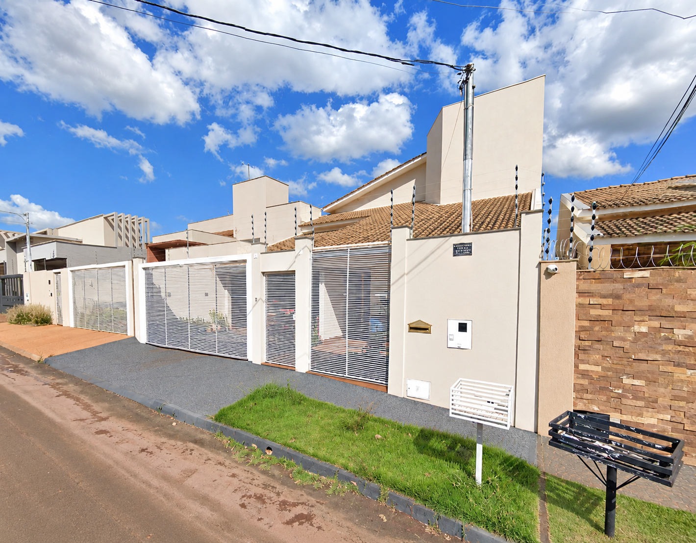 Lote 3: casa com 306,40 m² - residencial interlagos rio verde go