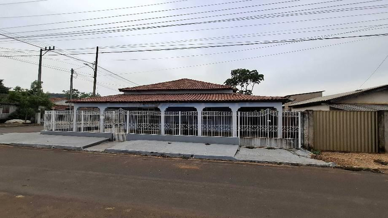 Casa à venda na Avenida Adélio Pereira da Silva - Nortelândia/MT Código: 02.23810