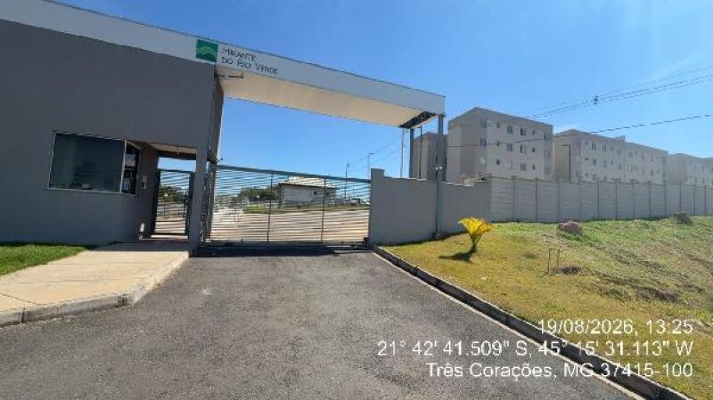 Tres coracoes-mg / lot jardim rio verde