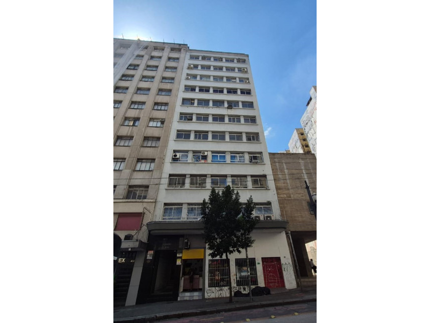 Sala comercial à venda em leilão