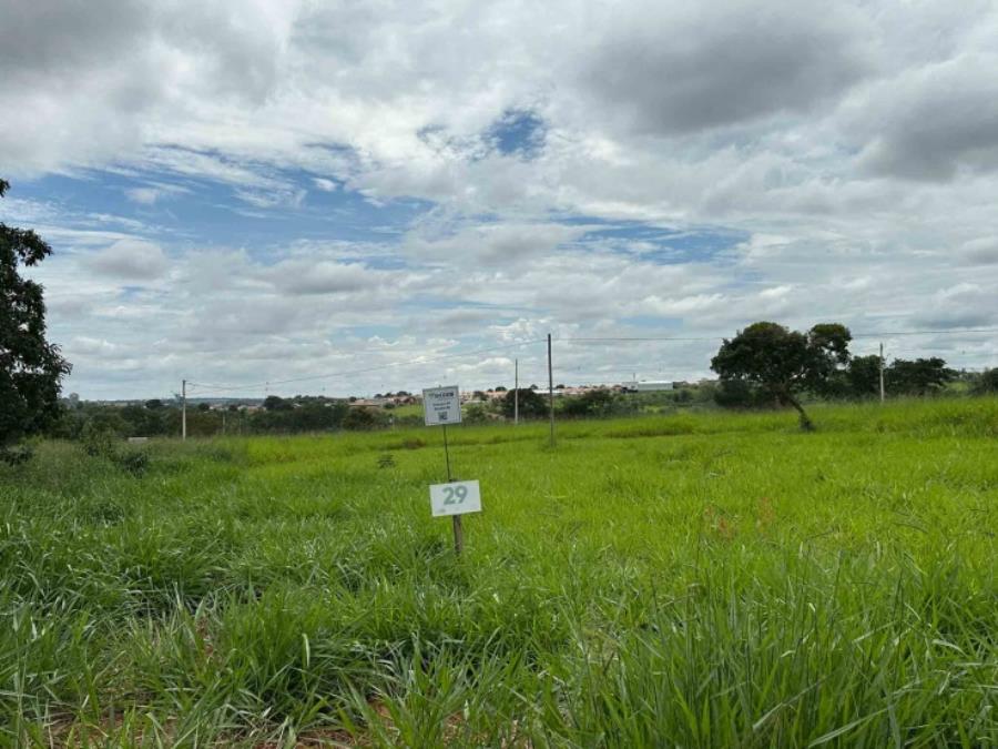 Chácara 29, Quadra 06, localizada na Rua G, no Chacreamento Espelho D’Água, em Abaeté/MG, com área total de 1.000,00 m², matrícula nº 29.133 do CRI de Abaeté/MG.