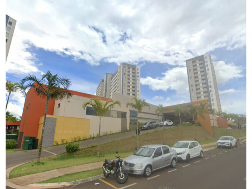 Imóvel comercial à venda em leilão