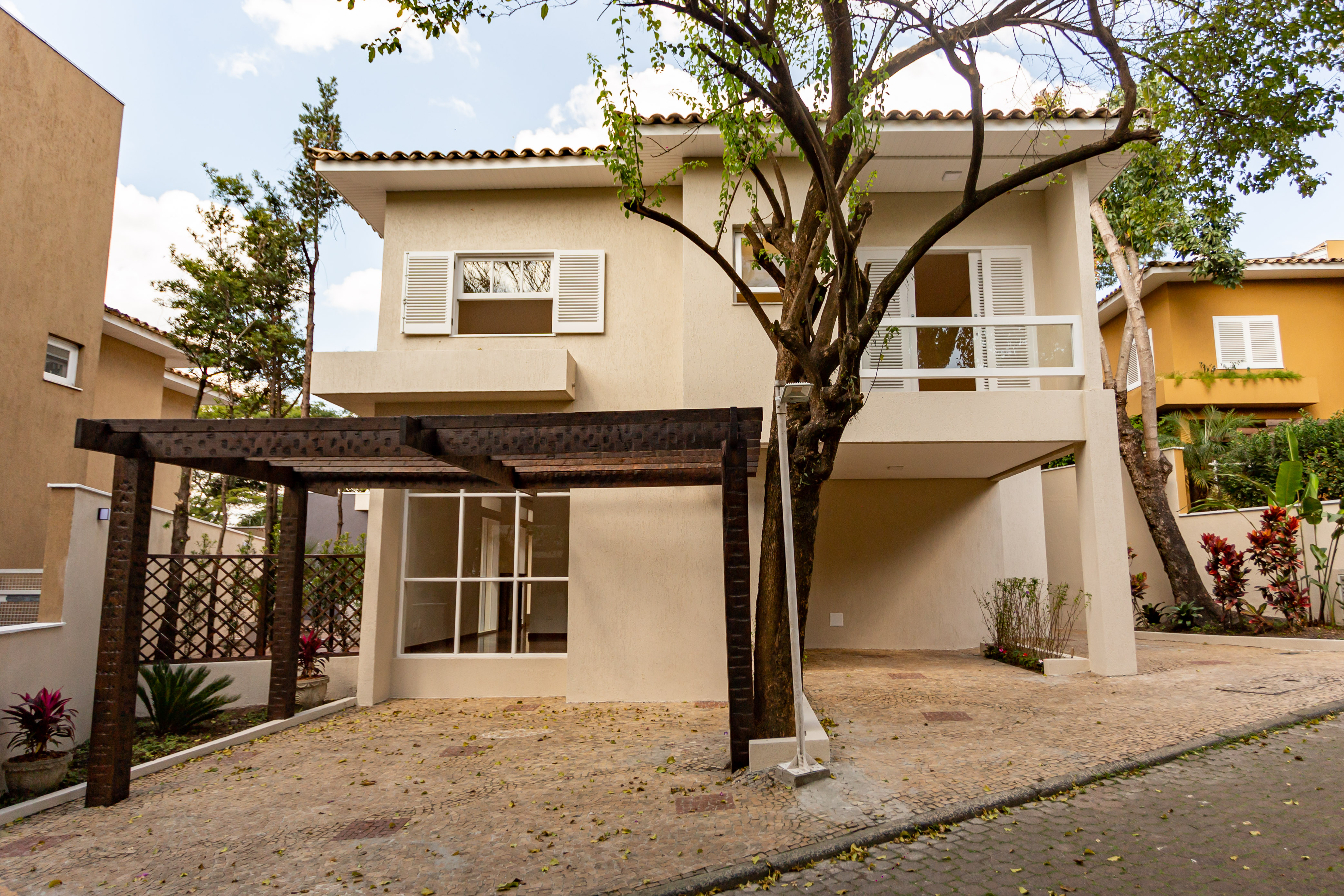 Lote 1: casa alto padrão com 465m² em cond. fechado village rebello são paulo sp