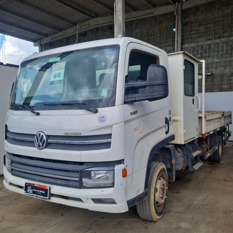 LOTE 044