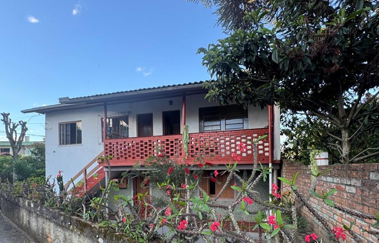 LEILÃO EXTRAJUDICIAL DE TERRENO URBANO COM 518,24 M² E ÁREA CONSTRUÍDA DE 154,00 M² NO BAIRRO BELA VISTA EM CAXIAS DO SUL/RS