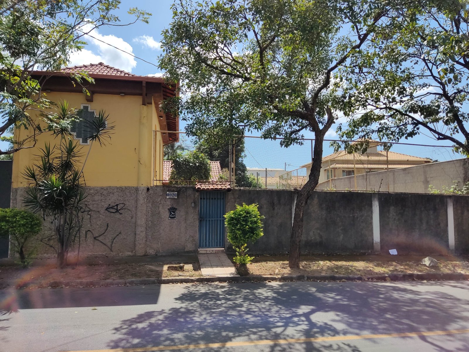 Suspenso lote 15 - lote 710m² com casa bairro trevo - processo 0012171-34.2016-1ª contagem