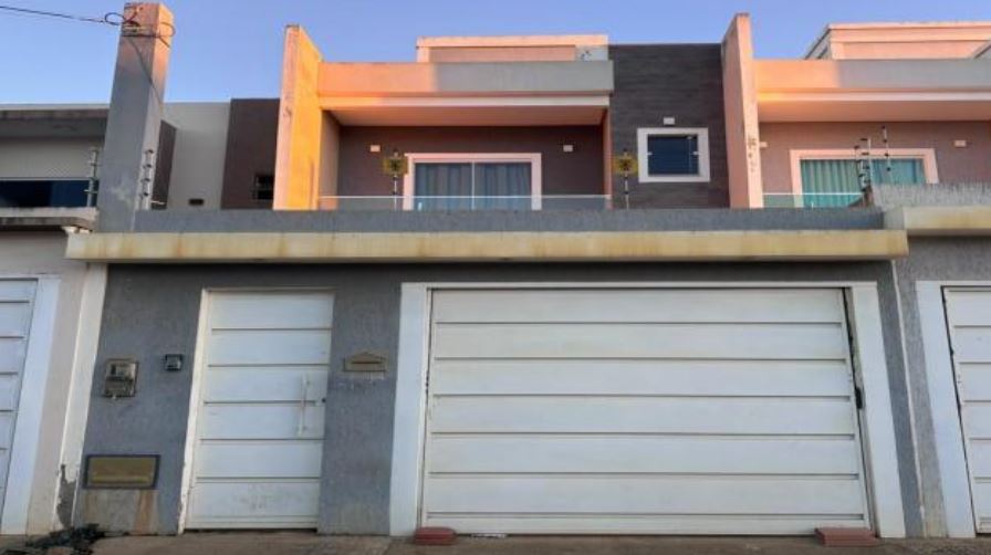 Vitória da conquista - ba. bairro felícia. casa. áreas totais. terr. 100,00m² e constr. 126,79m²