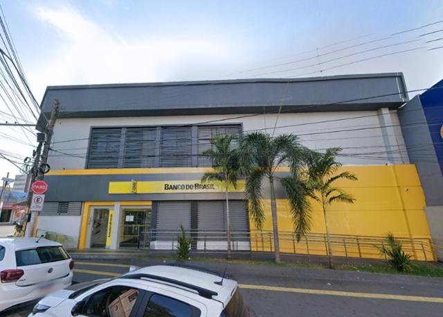 Leilão de imóveis com locação simultânea