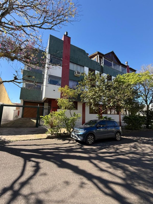 **(PORTO ALEGRE/RS) O apto 302 do edifício na Rua João Carlos Bertussi, c/ 242,93m², no Bairro Jardim Itu