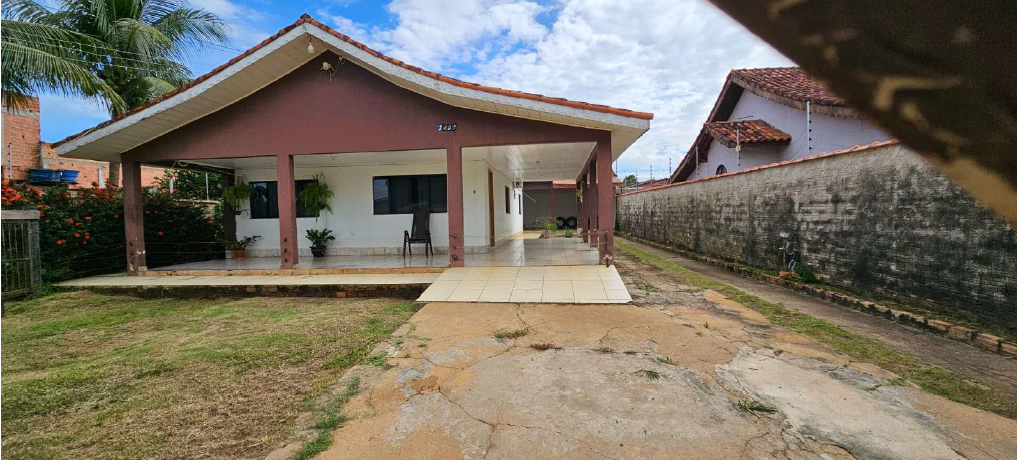 Casa com edícula — terreno de 447,75 m² — São Miguel do Guaporé/RO