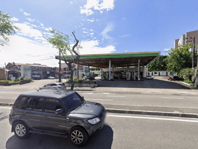 50% abaixo na 2ª praça Posto de Combustíveis, A.T.: +- 3.933m², Dionísio Torres, Fortaleza/CE R$ 9.8