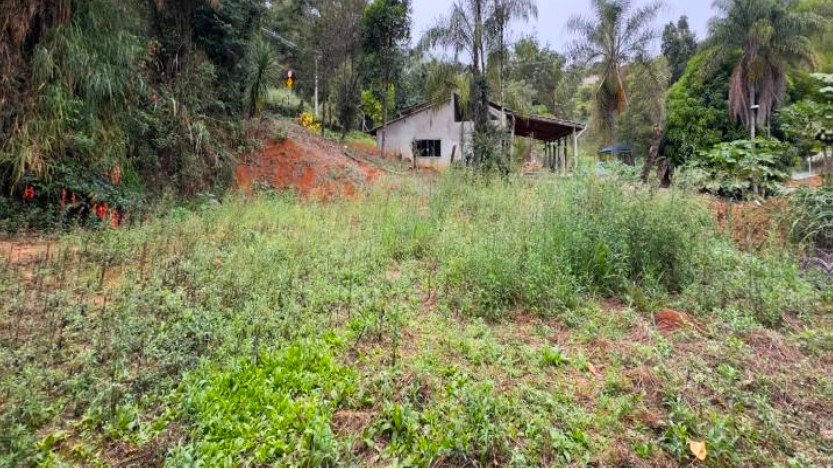 Terreno com área de 910m² | 22 metros de frente | belvedere do lago