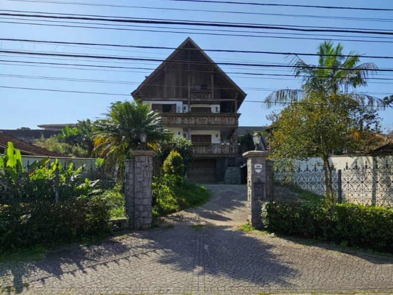 CASA NO BAIRRO GLÓRIA EM JOINVILLE/SC - Lote 001 (ID 8225)