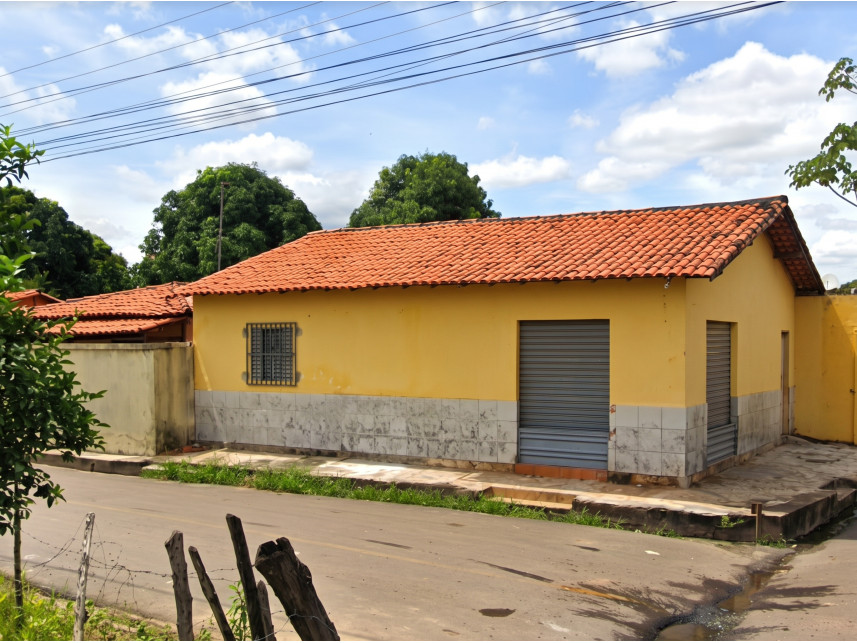 Imóvel comercial à venda em leilão