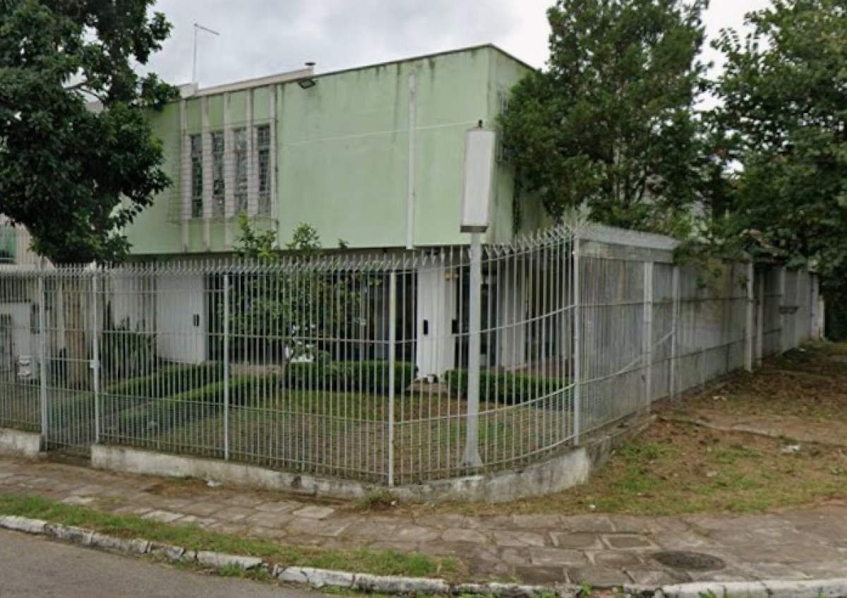 Terreno, com edificações para duas residências e comércio, situado à rua minas gerais, nº 1065, guaíra, curitiba - pr.