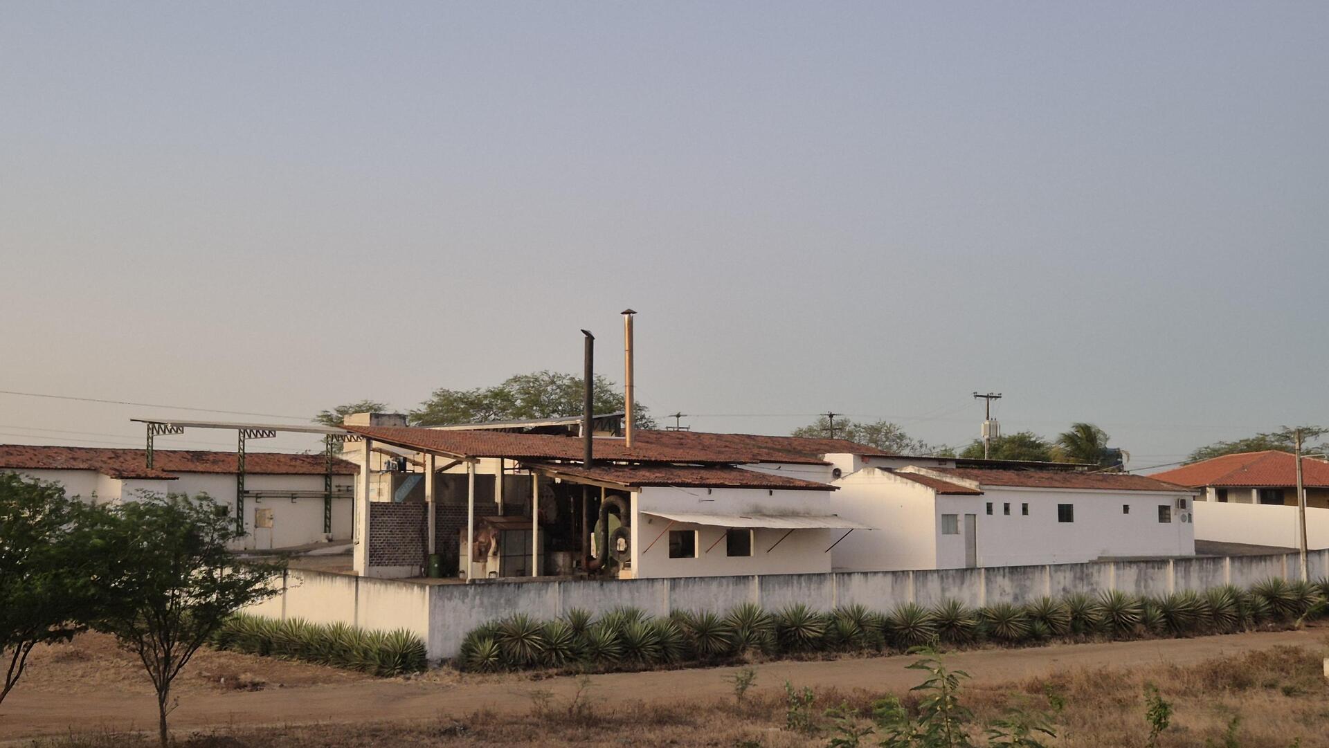 IMÓVEL EM CATURITÉ-PB
