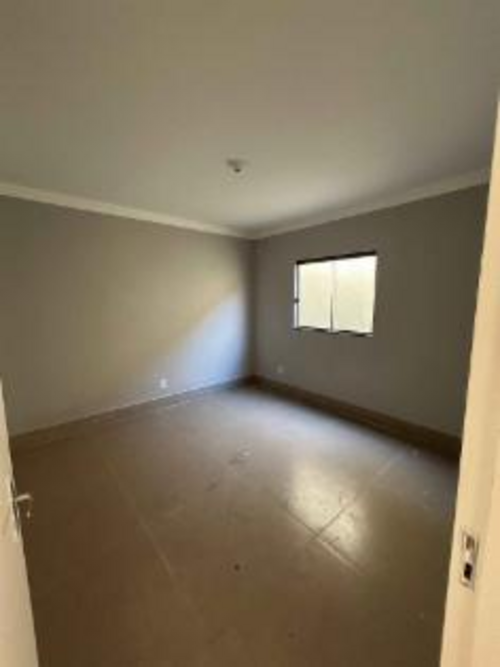 Casa DESOCUPADA no Conjunto Dona Iris II, Trindade, GO