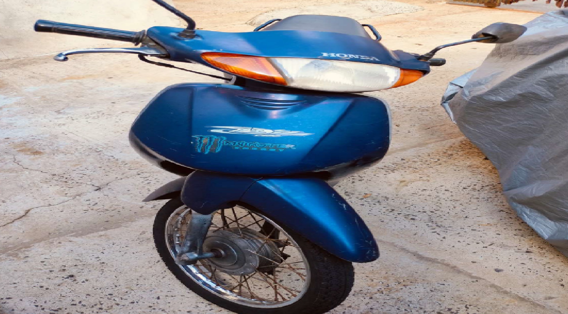 LOTE 3.1 - Honda C100 Biz, 04/04 em Arapongas/PR