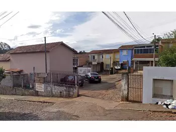 Erechim/rs – casa e seu respectivo terreno com a área de 297m², situada no bairro dal molin casas em leilão | mgl leilões