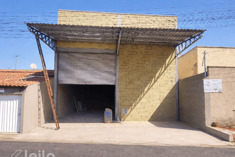 Goiânia/GO - Galpão comercial de 260 m² em lote com 300 m²
