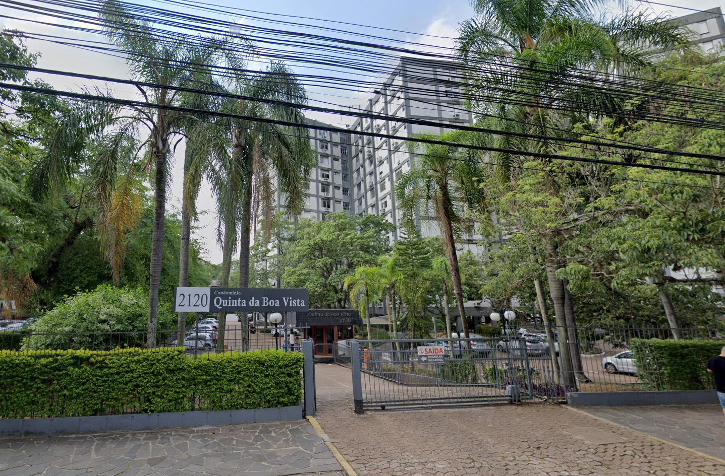 PORTO ALEGRE/RS - APARTAMENTO Nº 815, DO BLOCO II, DO CONDOMÍNIO EDIFÍCIO QUINTA DA BOA VISTA, NA RUA ANITA GARIBALDI Nº 2.120.