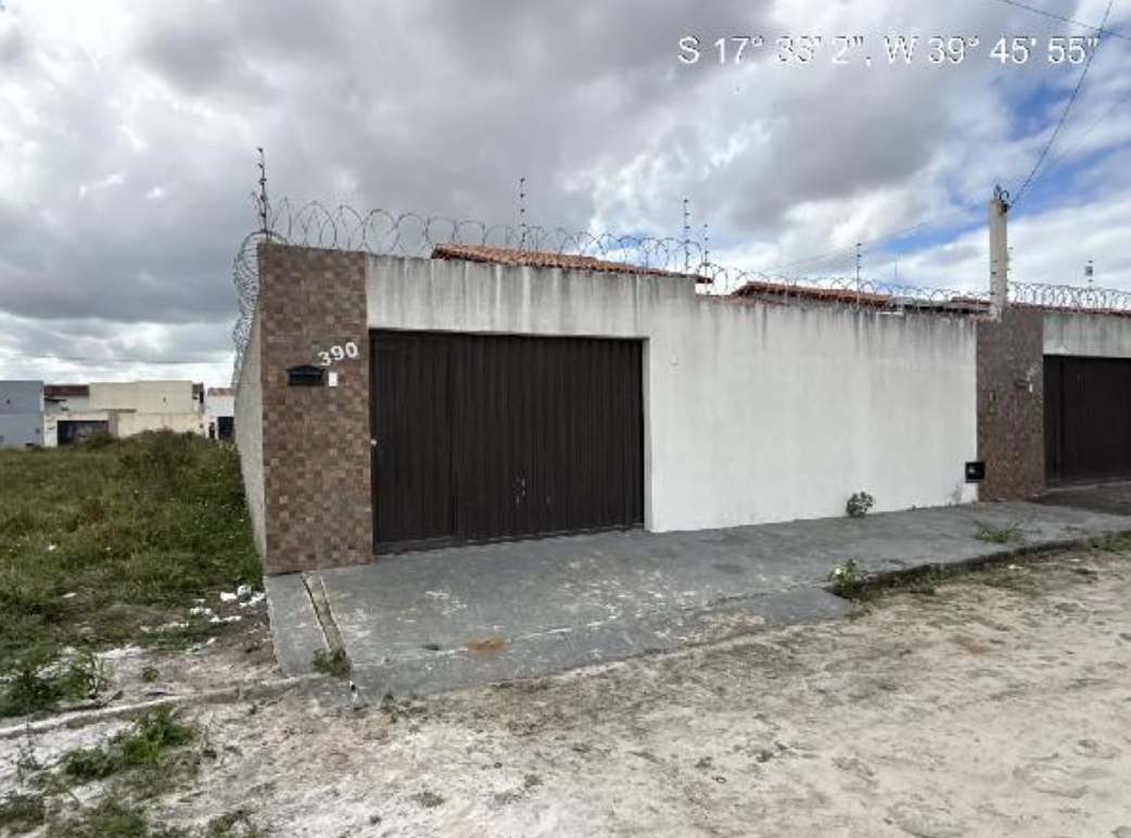 Casa - 57m² de área privativa, 200m² de área do terreno, com vaga de garagem - teixeira de freitas/ba