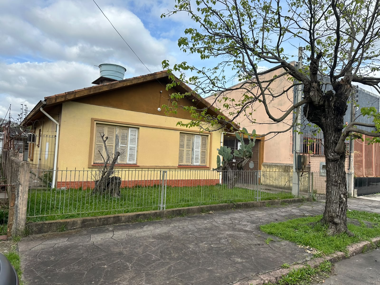 Excelente Leilão de Imóvel Vara Cível - Rua Dr. Alberto Albertini, nº 543 - São Sebastião - Porto Alegre/RS